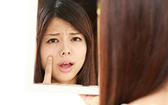 乾燥ダメージがピーク！？ニキビを招く「脱水毛穴」にご用心！